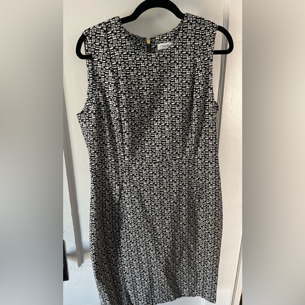 Calvin Klein graphic black and white sheath dress size 14
